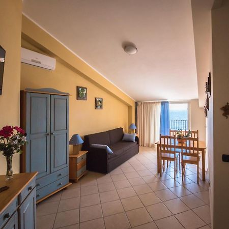 B&B La Sirena Santa Teresa di Riva Kültér fotó