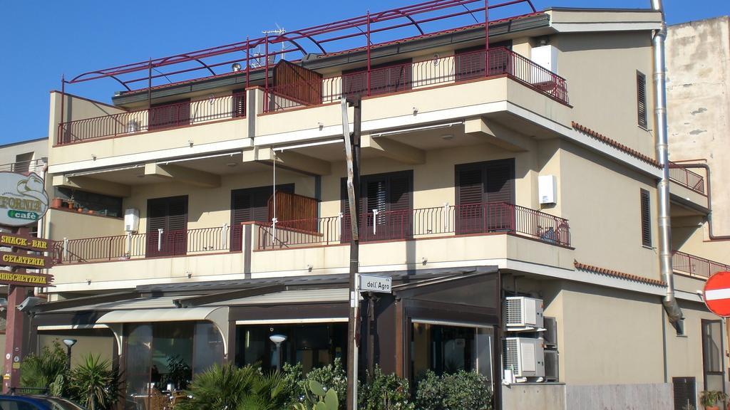B&B La Sirena Santa Teresa di Riva Kültér fotó