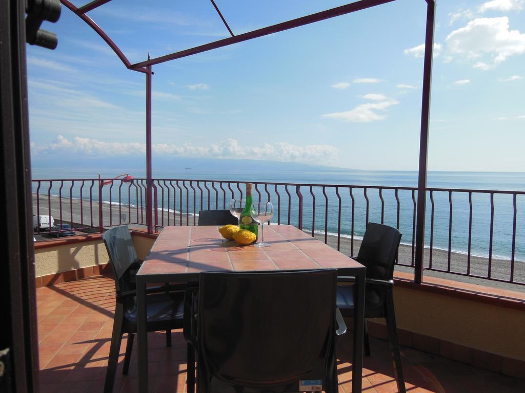 B&B La Sirena Santa Teresa di Riva Kültér fotó