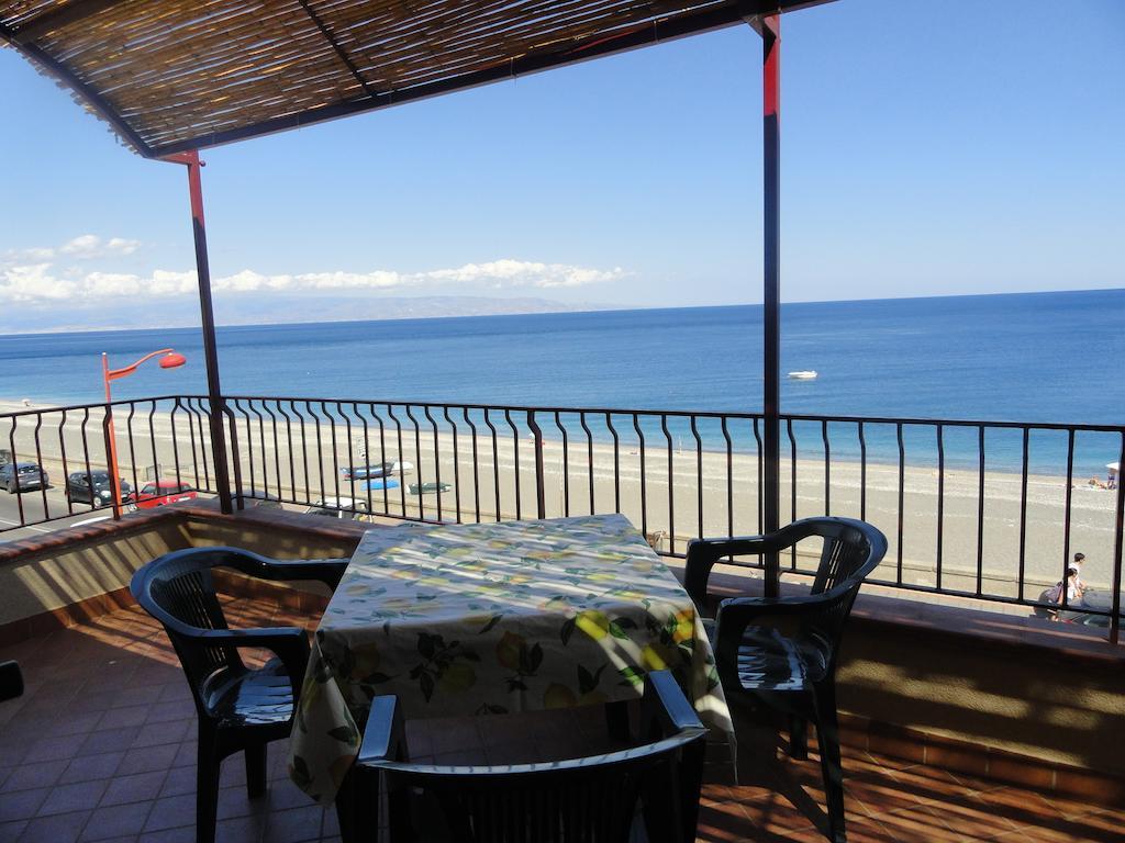 B&B La Sirena Santa Teresa di Riva Kültér fotó