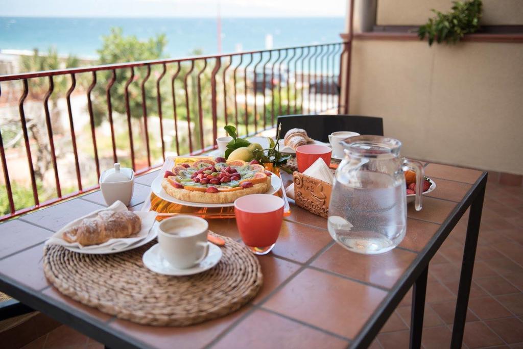 B&B La Sirena Santa Teresa di Riva Kültér fotó