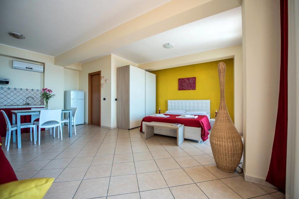 B&B La Sirena Santa Teresa di Riva Kültér fotó