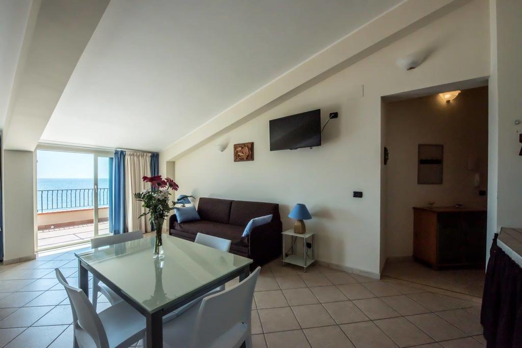B&B La Sirena Santa Teresa di Riva Kültér fotó